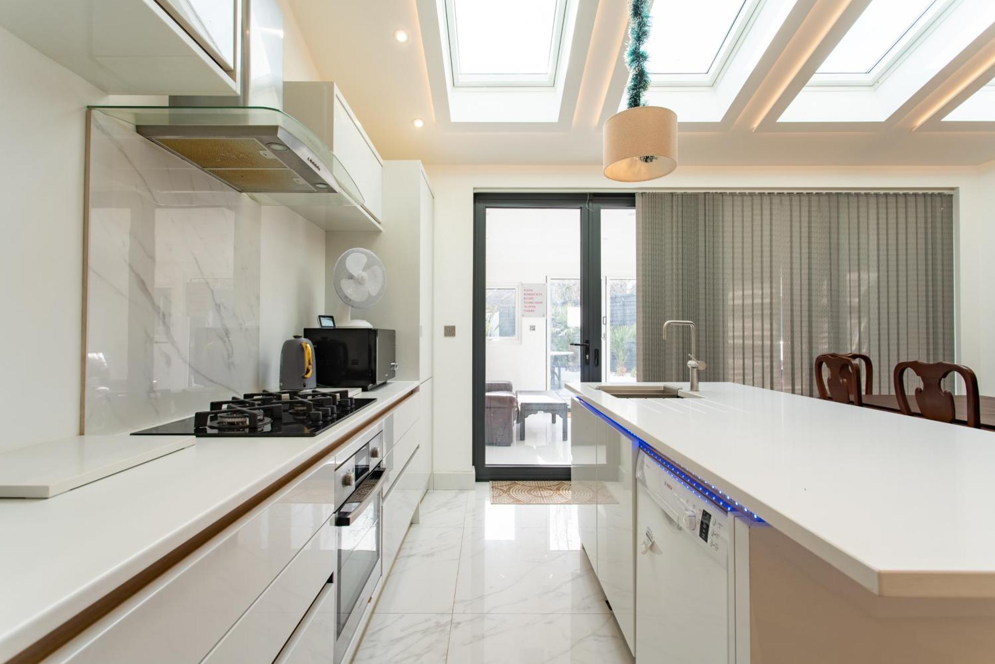 Modern 2Bed Pad W/ Hot Tub Villa Barking  Exterior foto